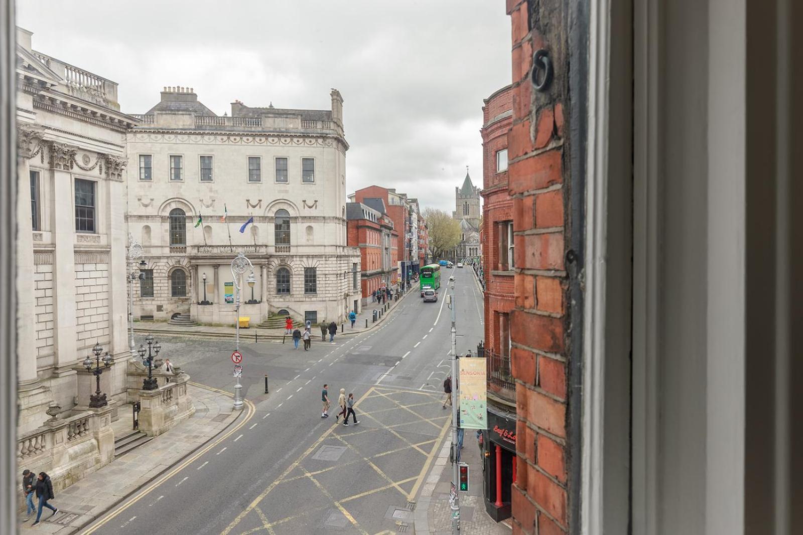 Dublin Castle Suites ภายนอก รูปภาพ
