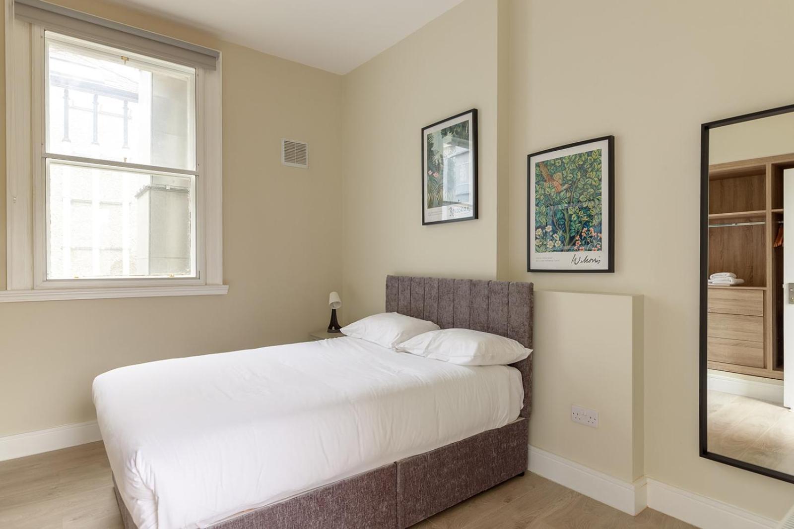 Dublin Castle Suites ภายนอก รูปภาพ
