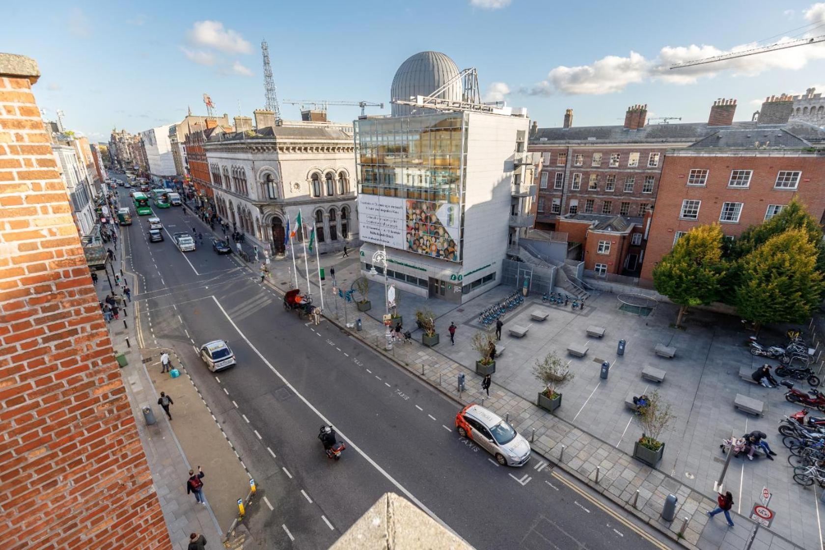 Dublin Castle Suites ภายนอก รูปภาพ