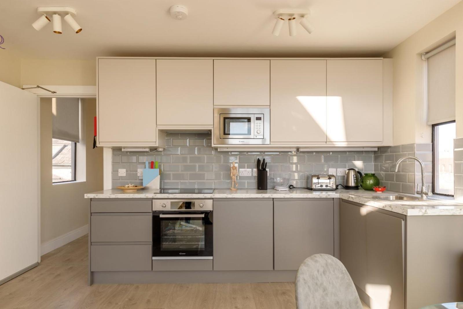 Dublin Castle Suites ภายนอก รูปภาพ