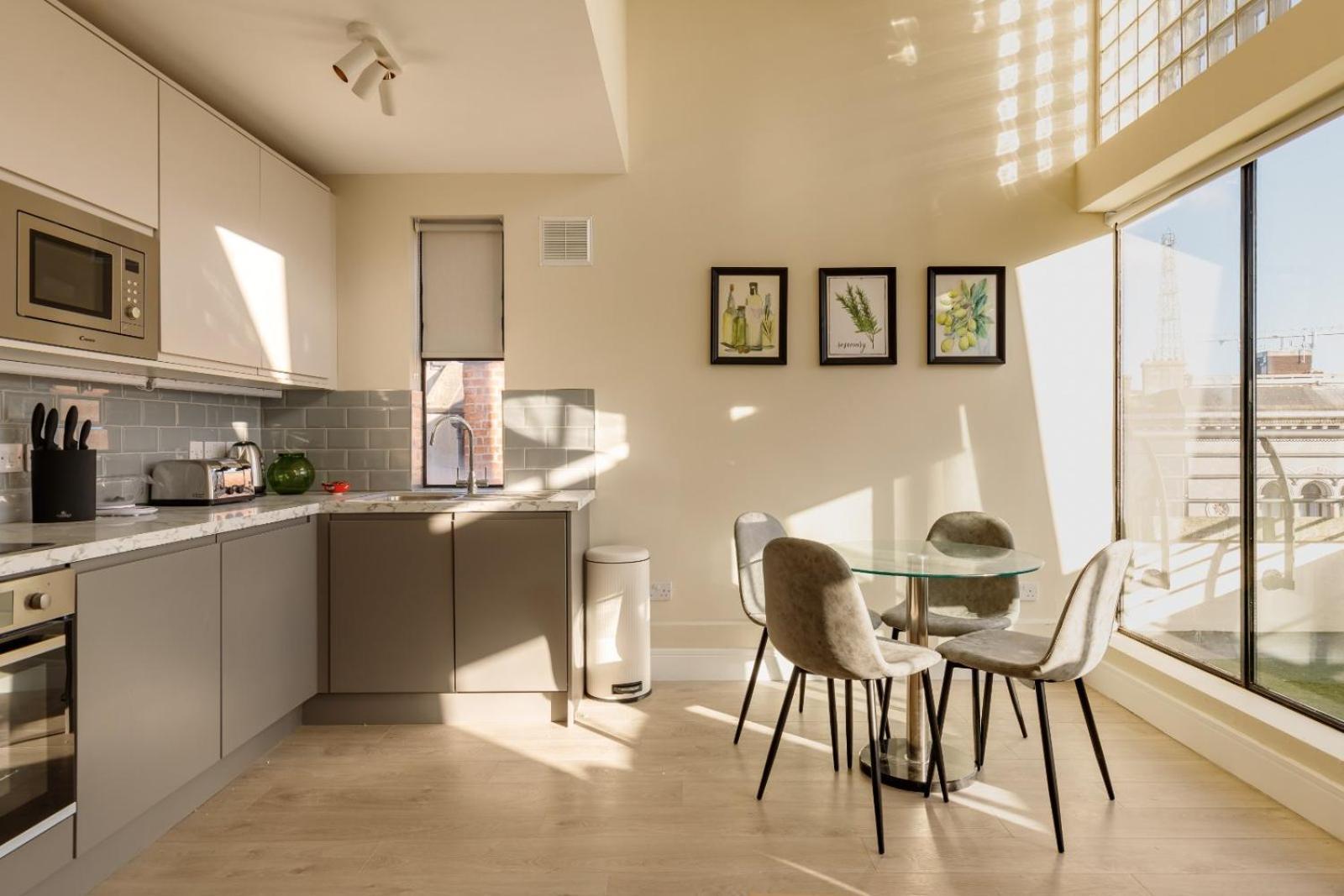 Dublin Castle Suites ภายนอก รูปภาพ